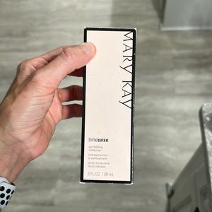 Mary Kay - Timewise - age-fighting moisturizer